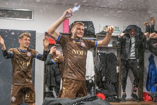 马丁内斯和 马丁内斯和